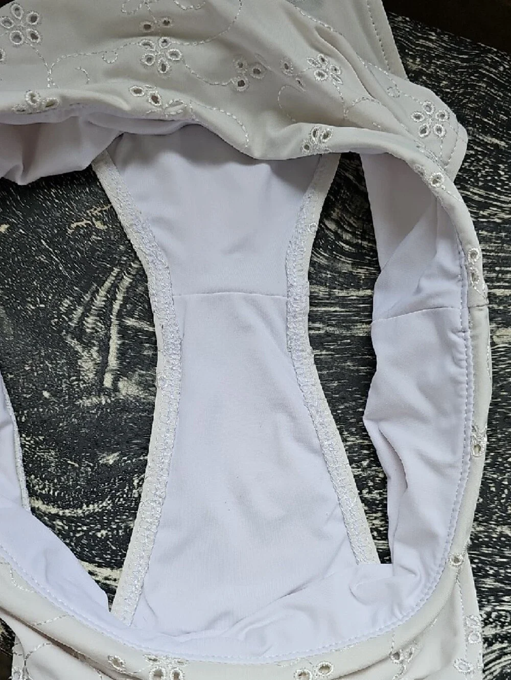 Frankies Bikinis classic white